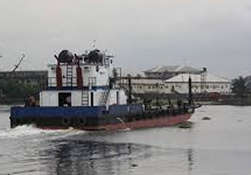 Tug+Boat+on+the+move